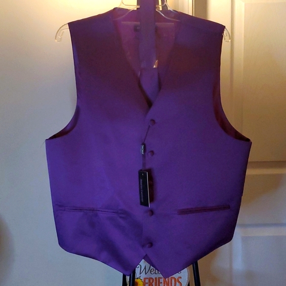 ALBERTO CARDINALI Other - ALBERTO CARDINALI VEST SIZE LARGE WITH MATCHING NECK TIE